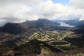 芦ノ湖と箱根の街