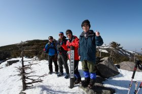 縞枯山・茶臼山展望台にて記念撮影