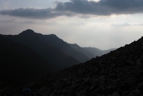 横通岳の尾根