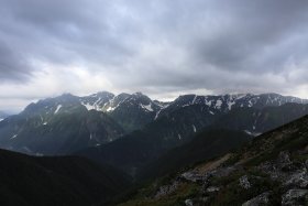 雨が上がり、穂高の山々