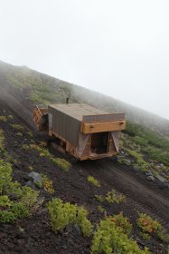 荷物運搬用ブルドーザー