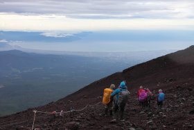 赤岩八号館を目指して下山