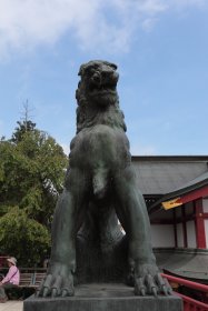 武蔵御嶽神社狛犬（狼）