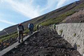 吉田口一般登山道へ合流