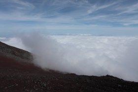 湧き上がる雲海