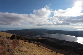 初島、大島と芦ノ湖