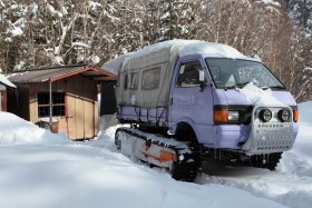 赤岳鉱泉・行者小屋用のキャタピラー車