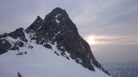 槍ヶ岳と朝日