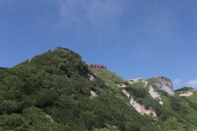 天空の燕山荘