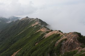 雲に隠れて