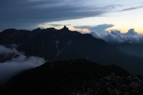 シルエットの槍ヶ岳