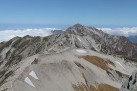 富士ノ折立から望む剱岳