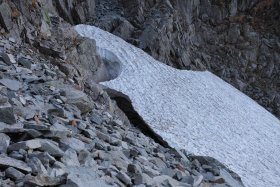 白出沢の大きな雪渓