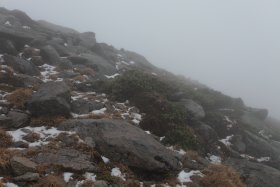 中岳周辺の残雪