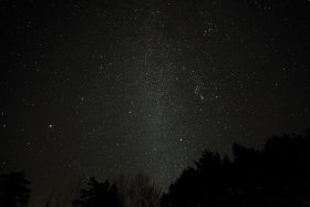 天の川をはさんで木星とオリオン