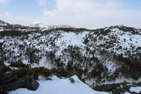 三ッ岳の斜面