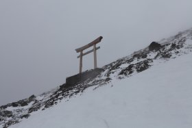 八合目の鳥居