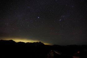 槍ヶ岳と流れ星