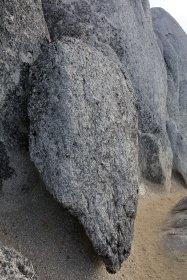 雷鳥岩？