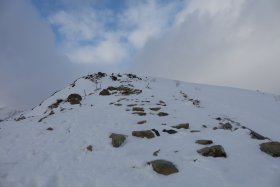 積雪量少な目