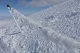 ロープに着いた氷