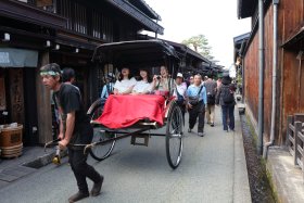 高山の人力車