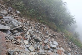 重太郎橋手前の登山道