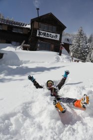 新雪にダイブ