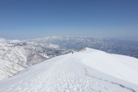 山に囲まれて