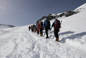 雄山へ