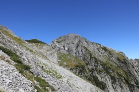 青空と剱岳