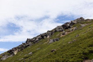 継子岳斜面の岩