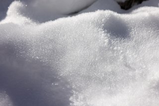 フレーク状の雪