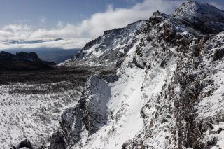 鋸岳とJバンドの間の斜面