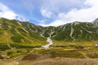 雷鳥沢から見る別山と真砂岳