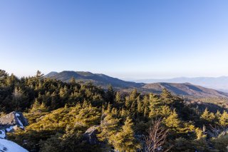 茶臼山と縞枯山