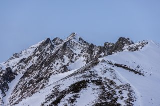 夕陽に照らされる西穂高岳