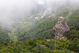 金峰山小屋の岩